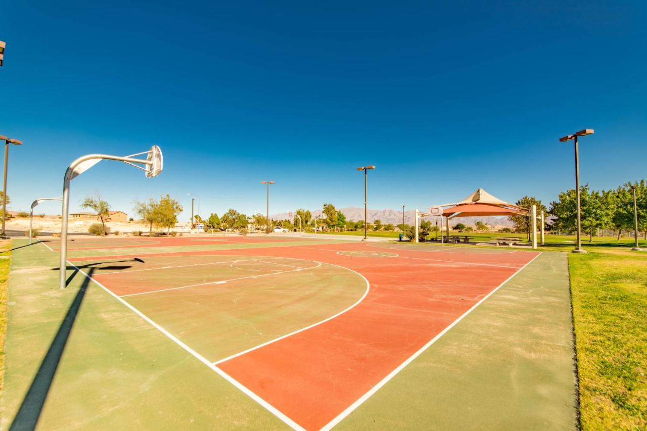 Gorgeous Las Vegas Home With Rv Parking Экстерьер фото