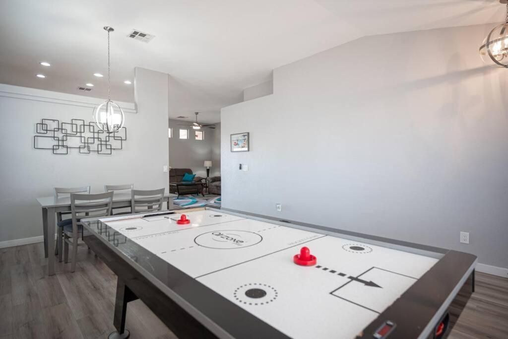 Gorgeous Las Vegas Home With Rv Parking Экстерьер фото