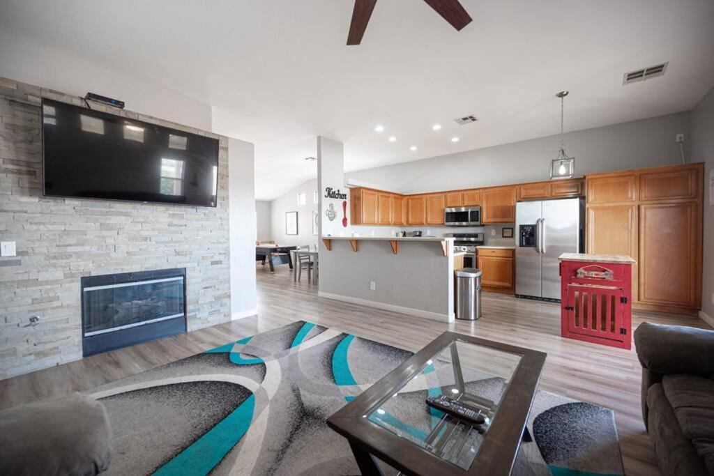 Gorgeous Las Vegas Home With Rv Parking Экстерьер фото