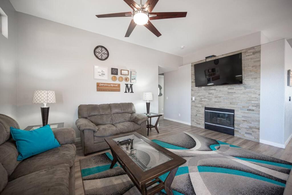 Gorgeous Las Vegas Home With Rv Parking Экстерьер фото