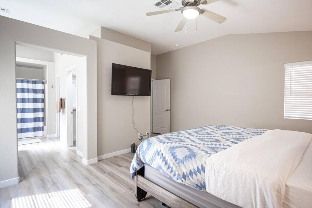 Gorgeous Las Vegas Home With Rv Parking Экстерьер фото